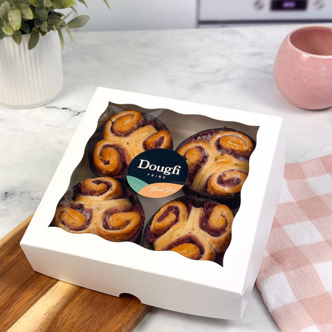 Cinnamon Bun Share Box | 4 Pack | Braided Berry