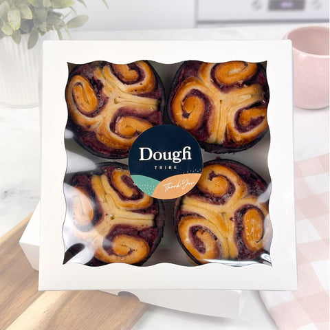 Cinnamon Bun Share Box | 4 Pack | Braided Berry
